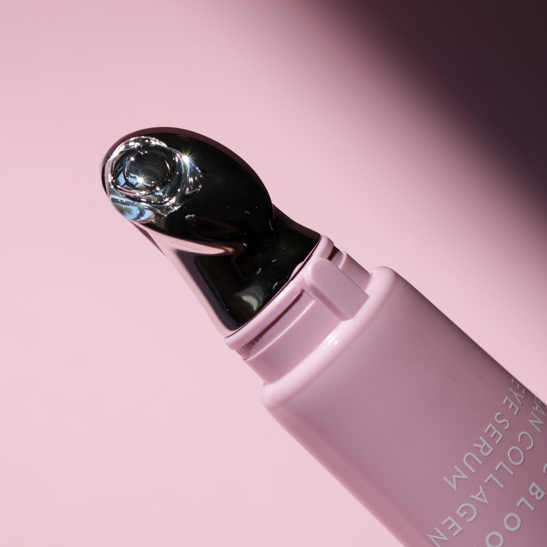 Kimmoisuutta lisäävä silmänympärysseerumi